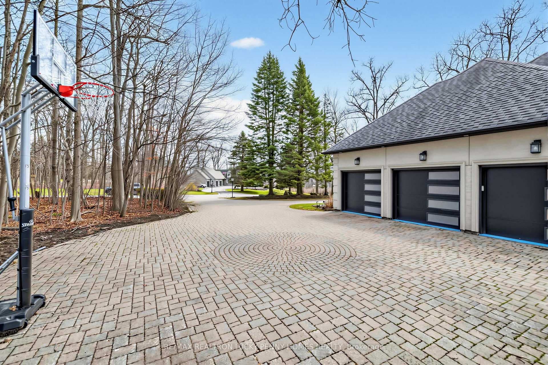 18 Walnut Glen Place photo 42