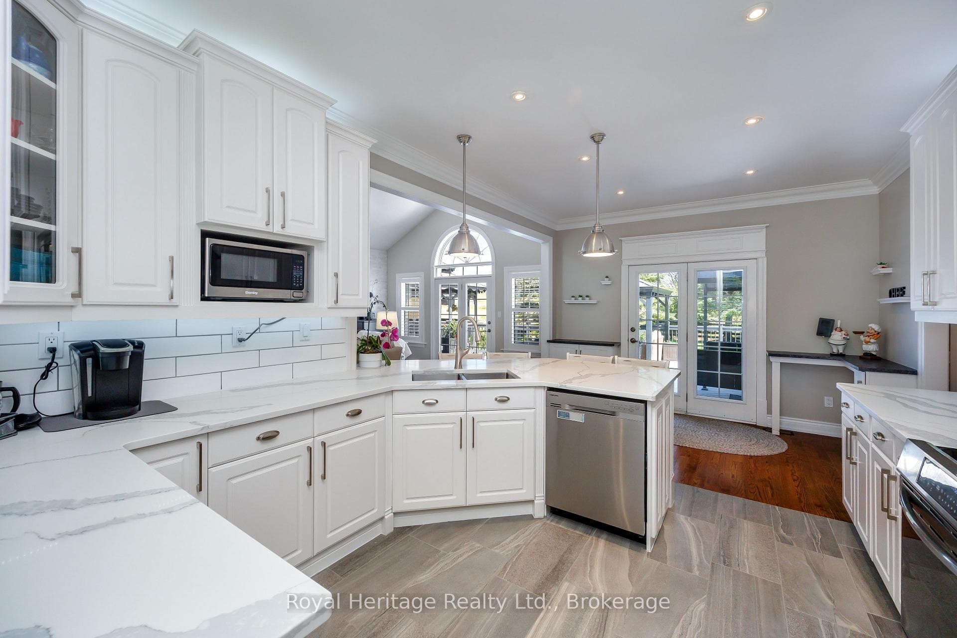 465 Chalk Lake Road photo 7