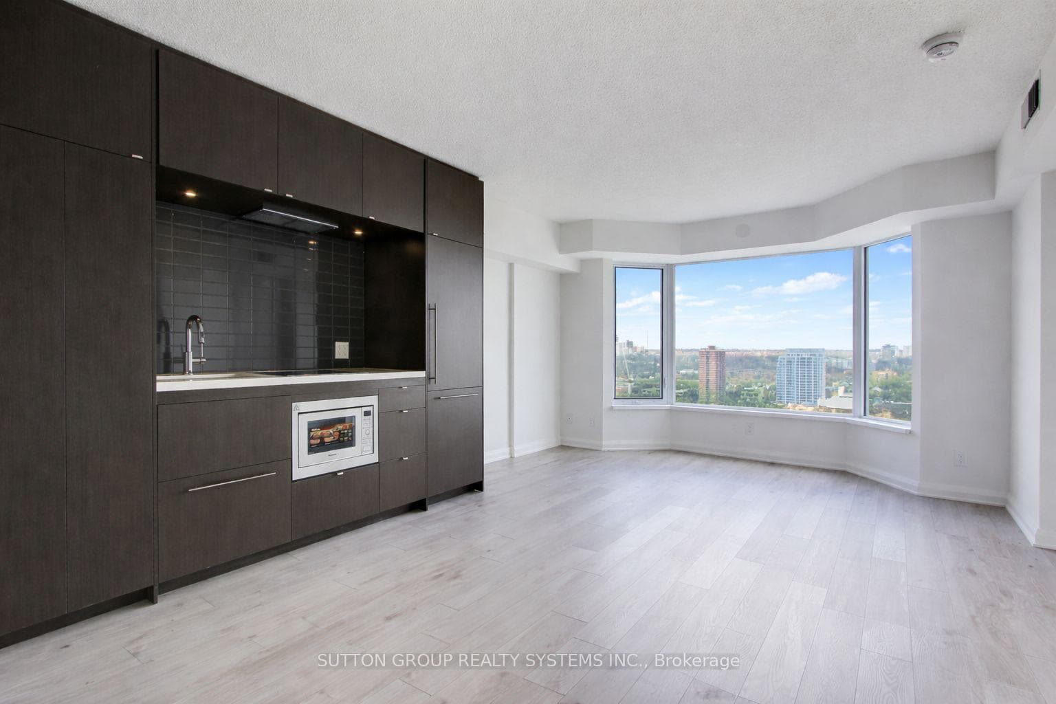 155 Yorkville Avenue Unit 2503 photo 2