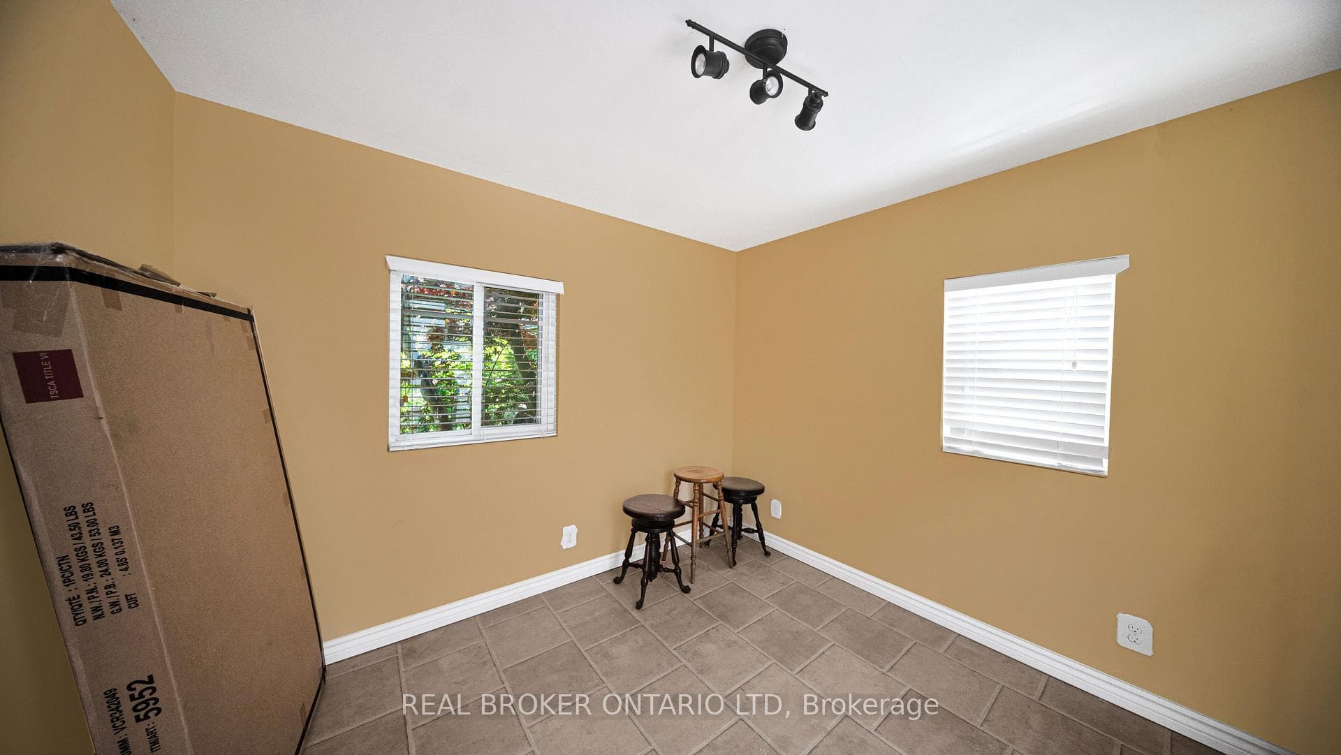 74 Sterling Street photo 20