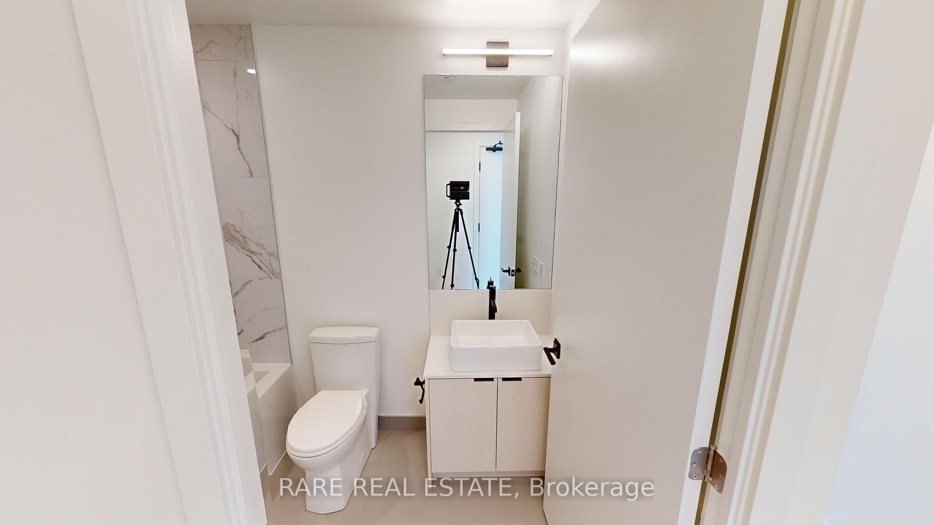 1285 Dupont Street Unit 1502 photo 7
