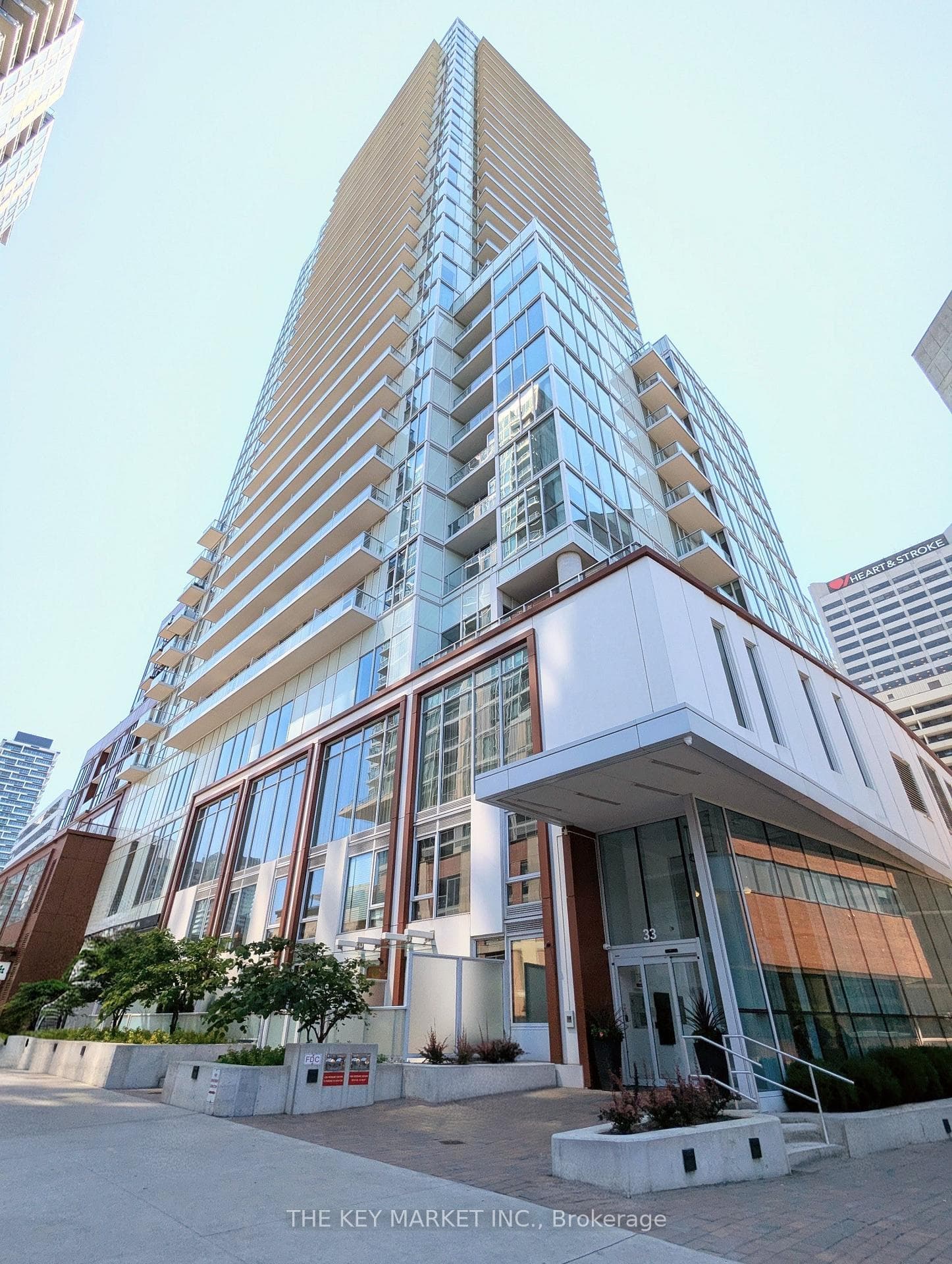 33 Helendale Avenue Unit 1511 photo 4