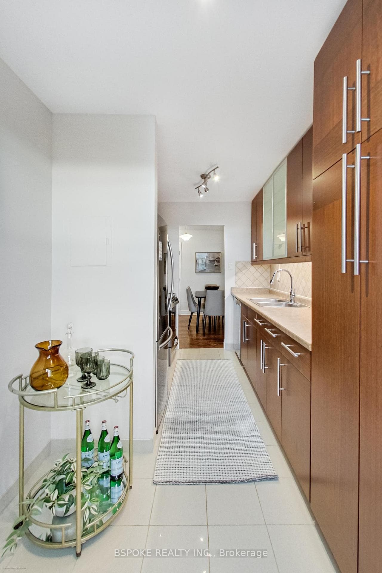 966 Inverhouse Drive Unit 511 photo 9