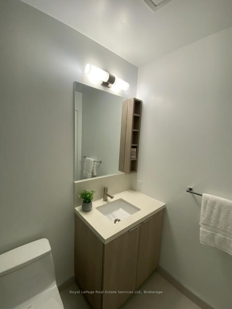 2020 Bathurst Street Unit 540 photo 14