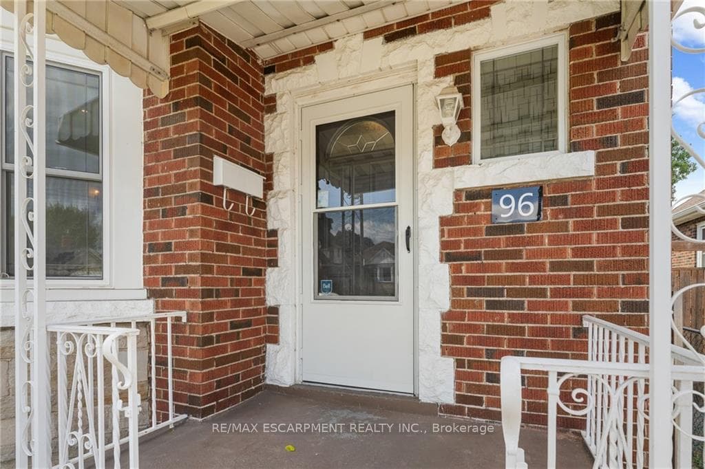 96 Tragina Avenue photo 2