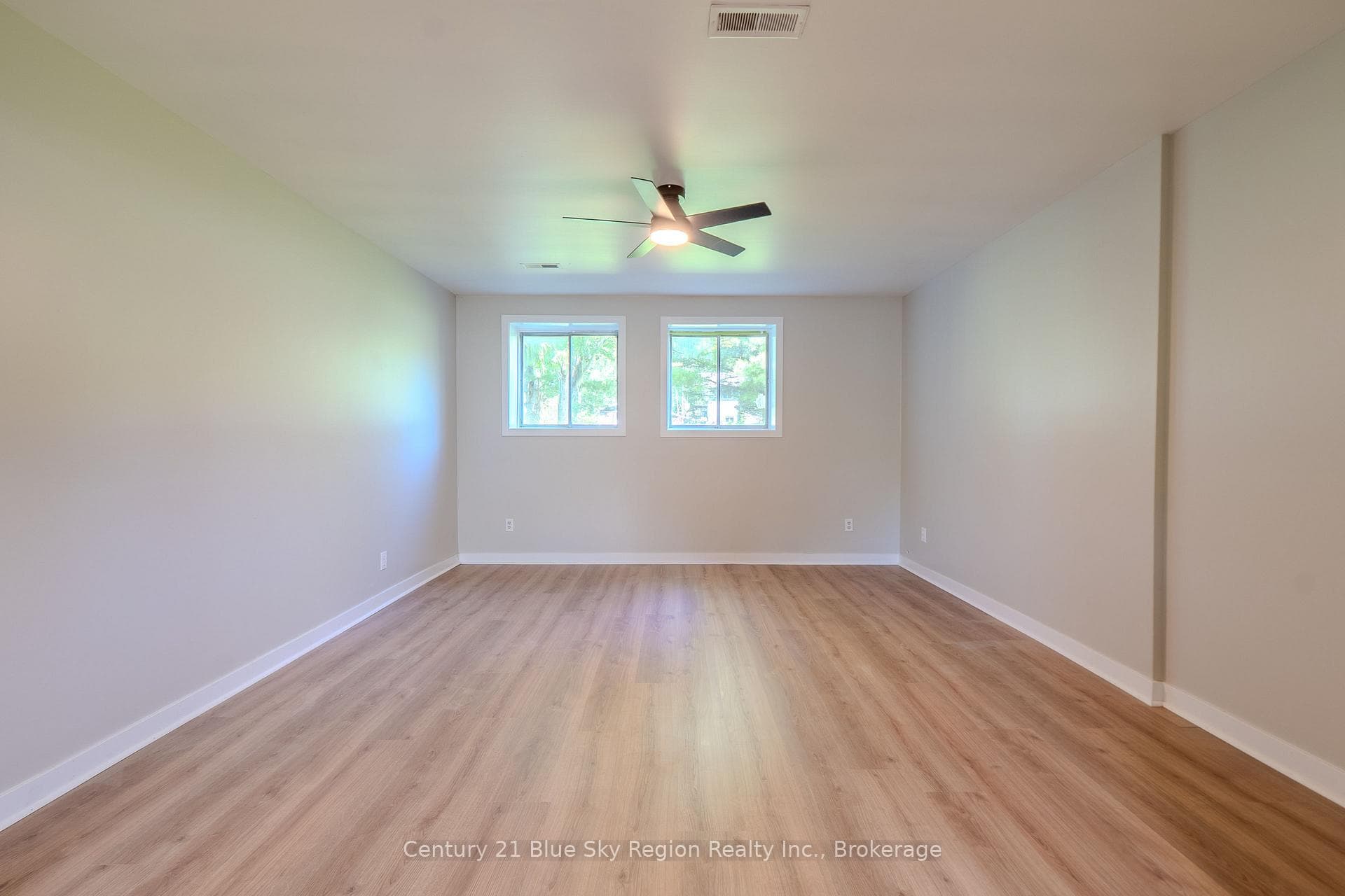 418 Laurier Street photo 31
