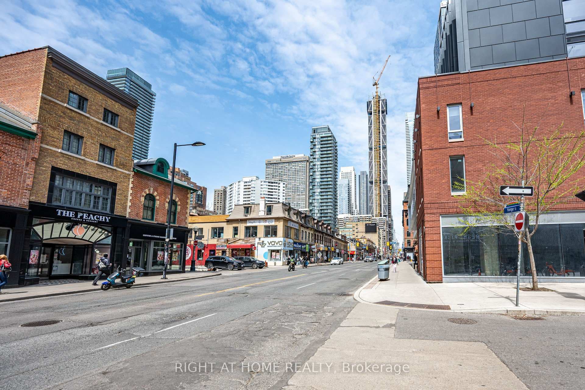555 Yonge Street Unit 802 photo 20
