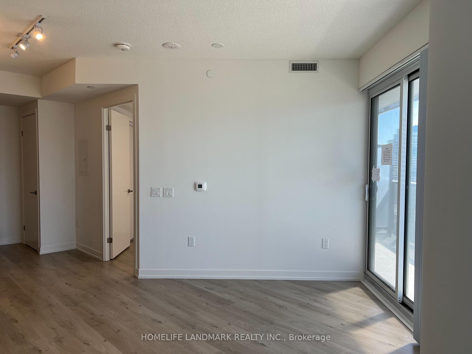 138 Downes Street Unit 2516 photo 2