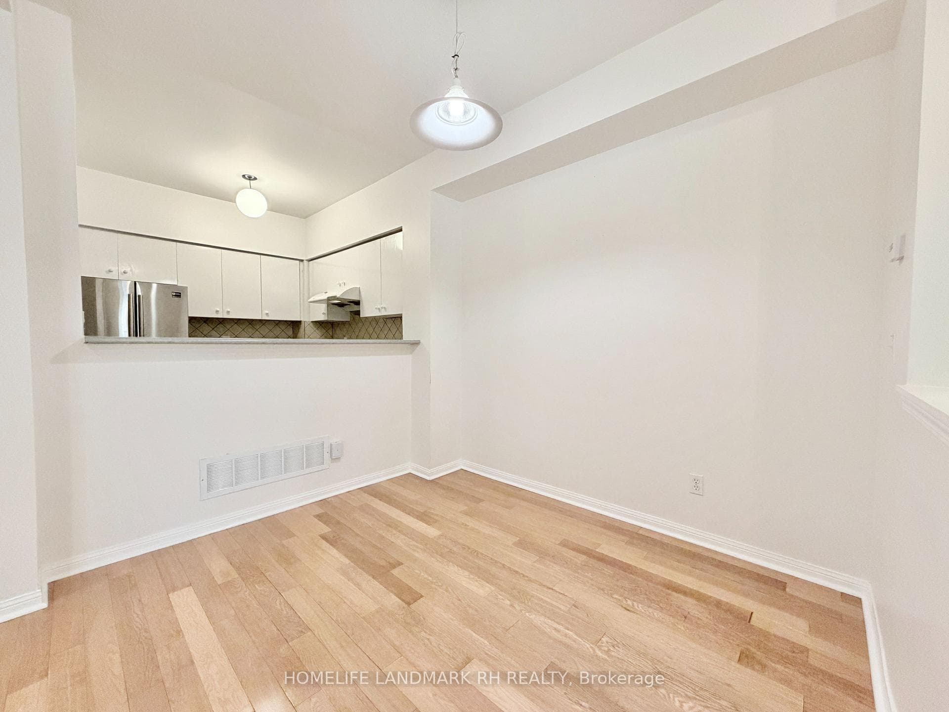 18 St Moritz Way Unit 2 photo 4