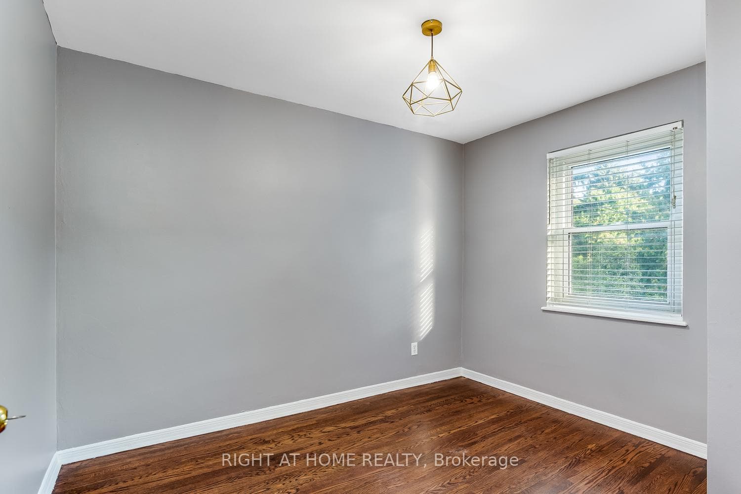 8 Irmac Court photo 18