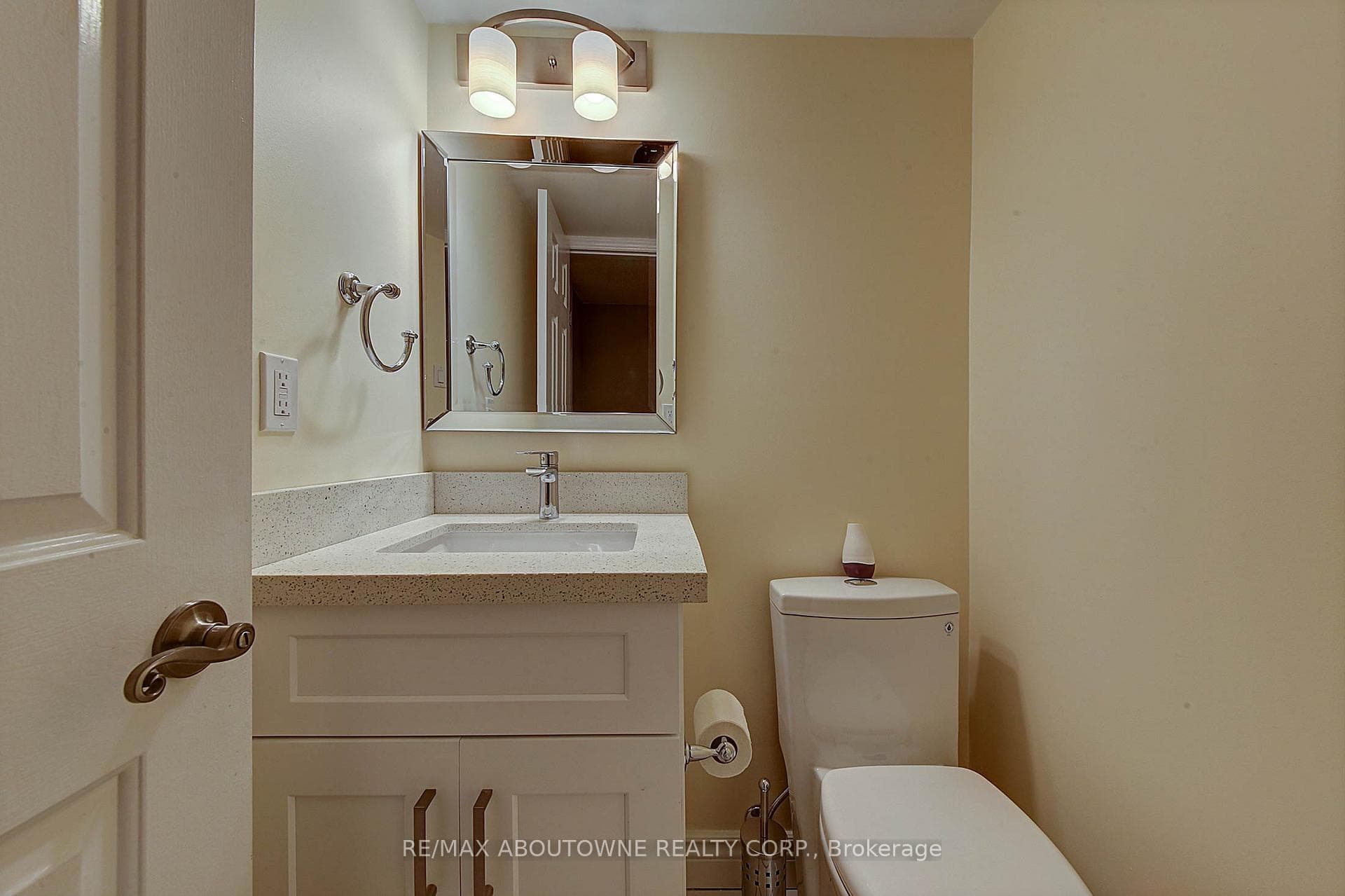 2353 Marine Drive Unit 3 photo 27