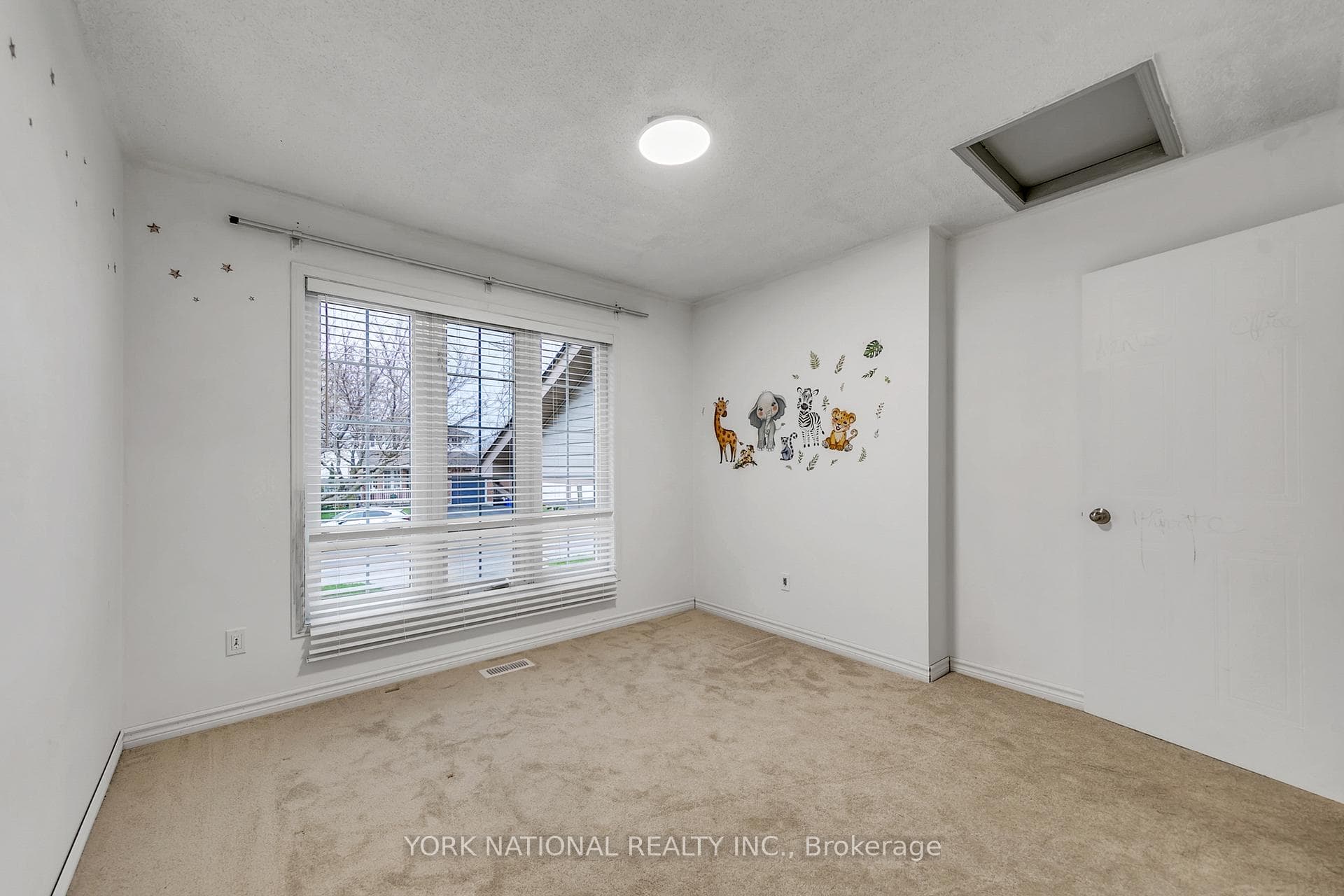 1364 Trowbridge Drive photo 8