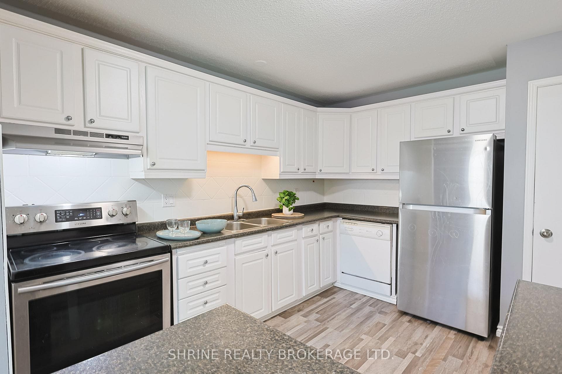 122 Andover Drive photo 6