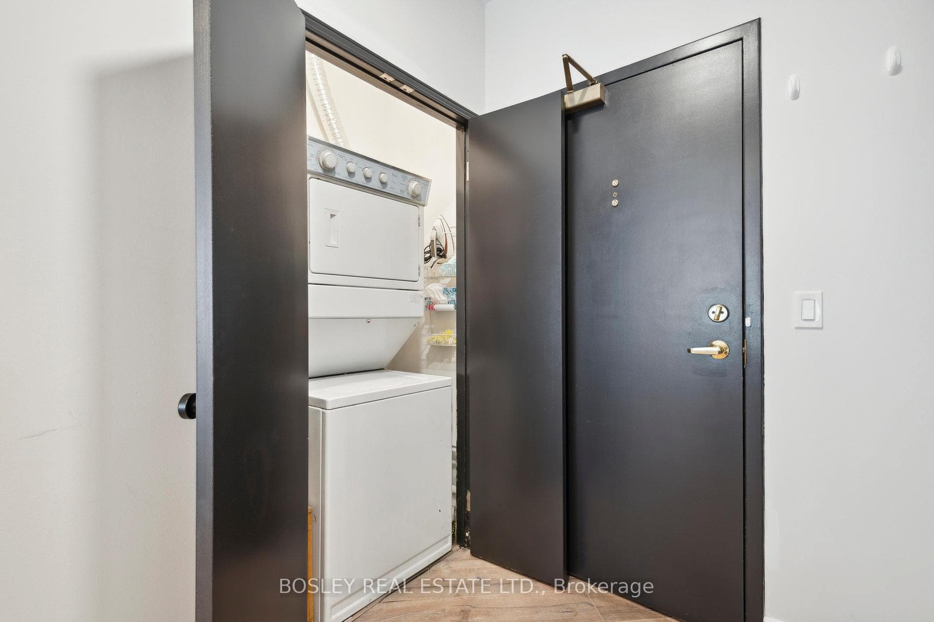 980 Yonge Street Unit 301 photo 24