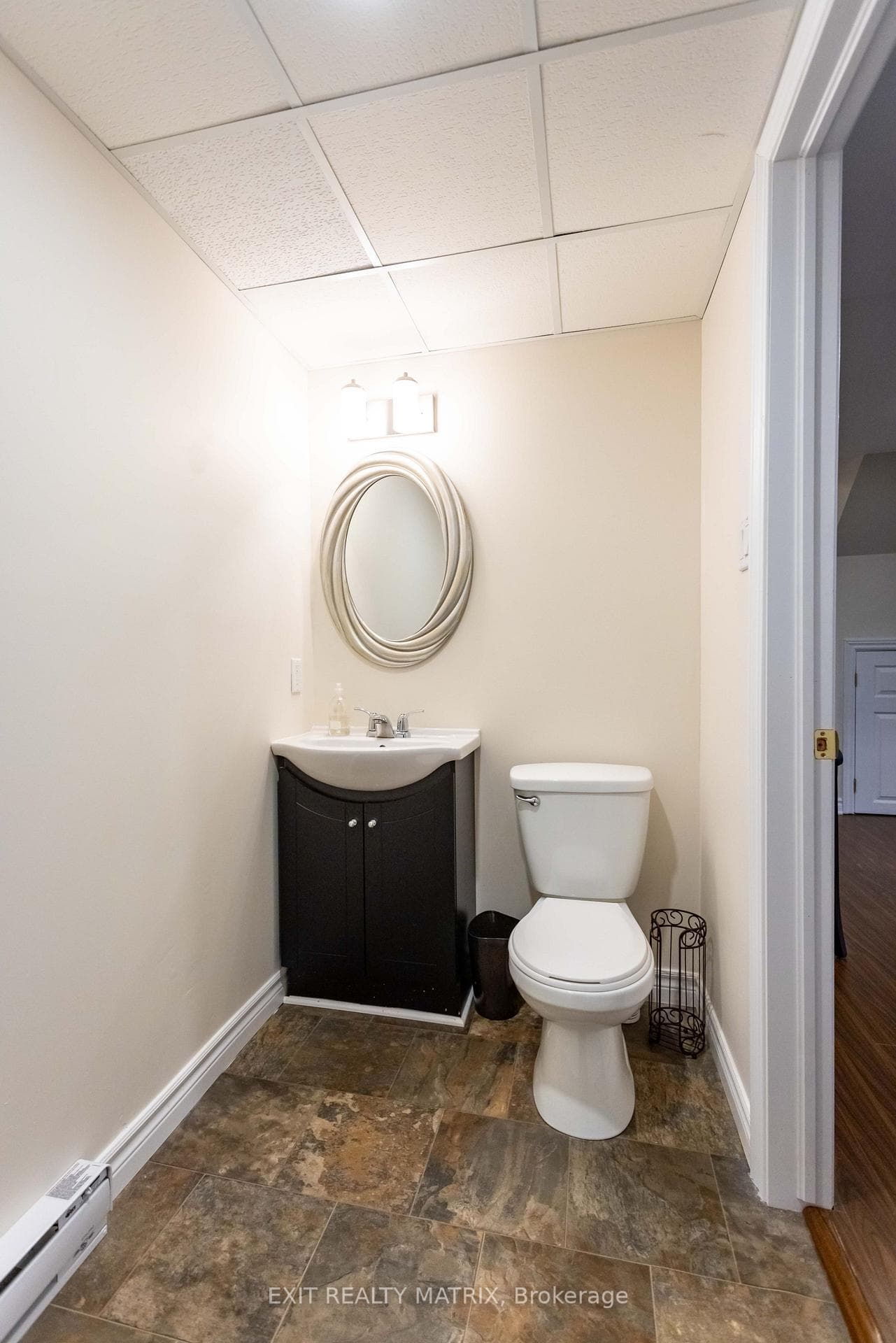 27 Parklands Avenue photo 32
