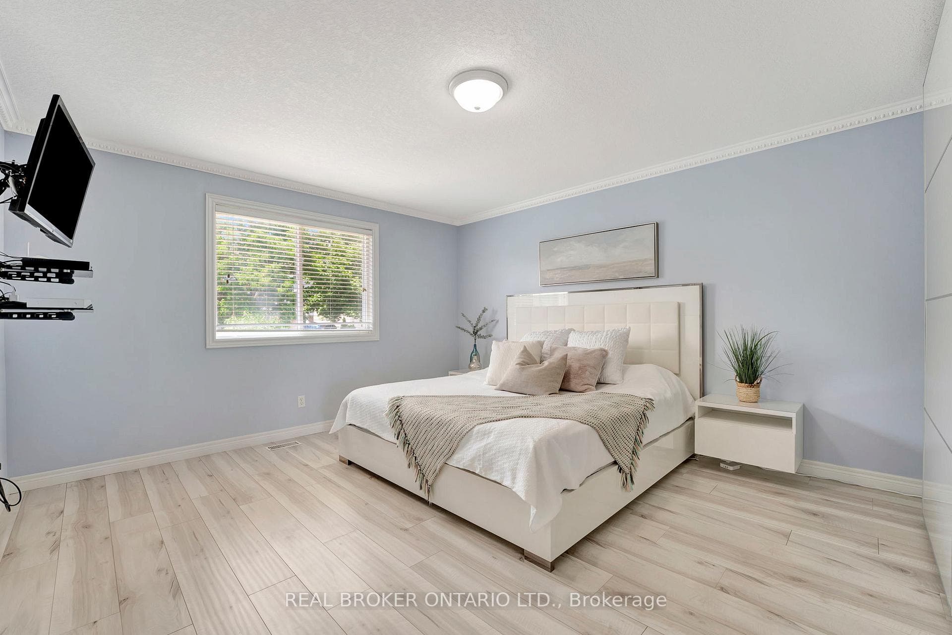 35 Dubrick Crescent photo 22