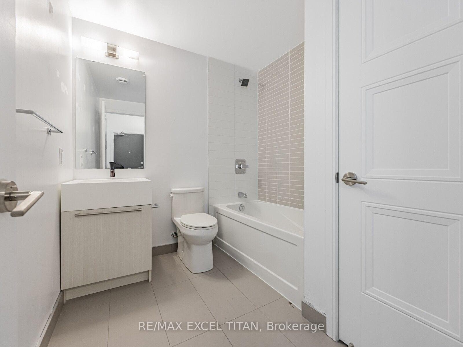 25 Neighbourhood Lane Unit 1012 photo 22