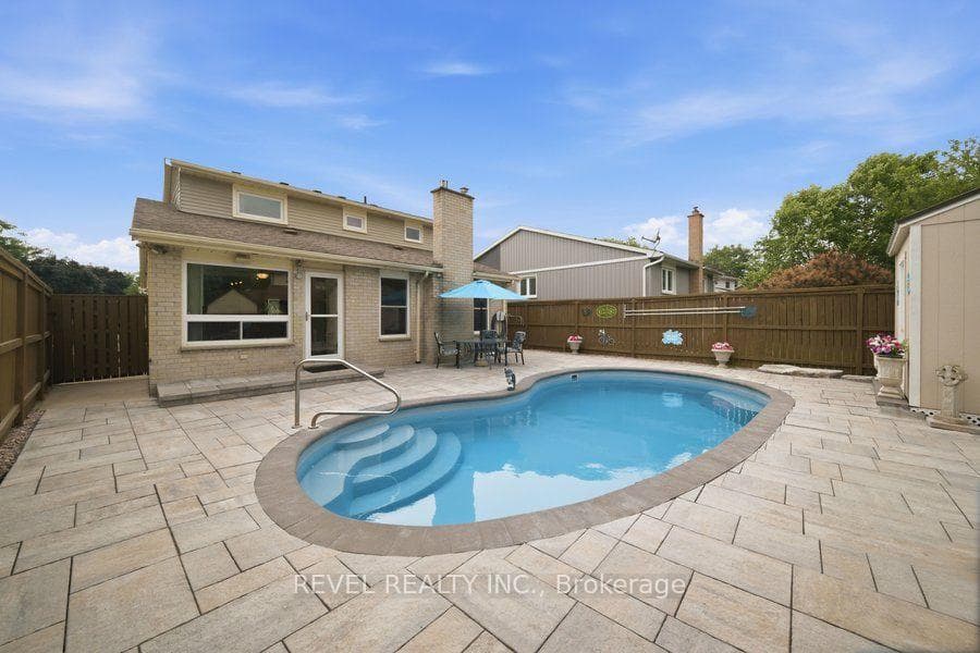 119 Brantwood Park Road photo 32