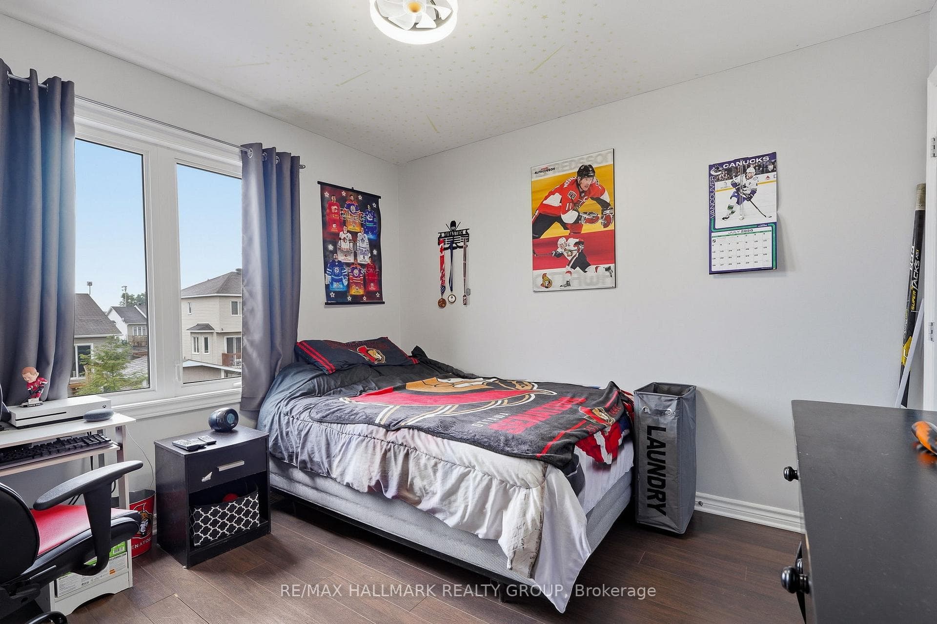 462 DENIS Street photo 18