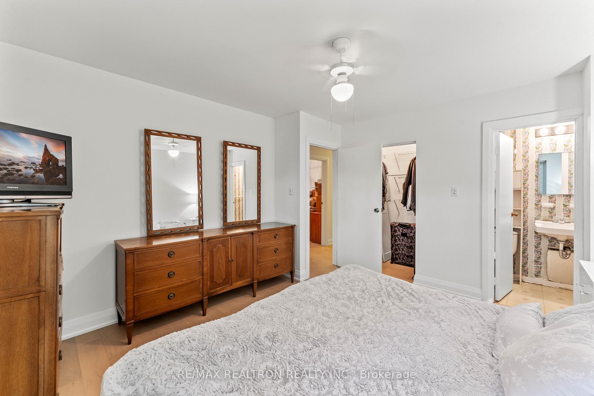 92 Elise Terrace photo 25
