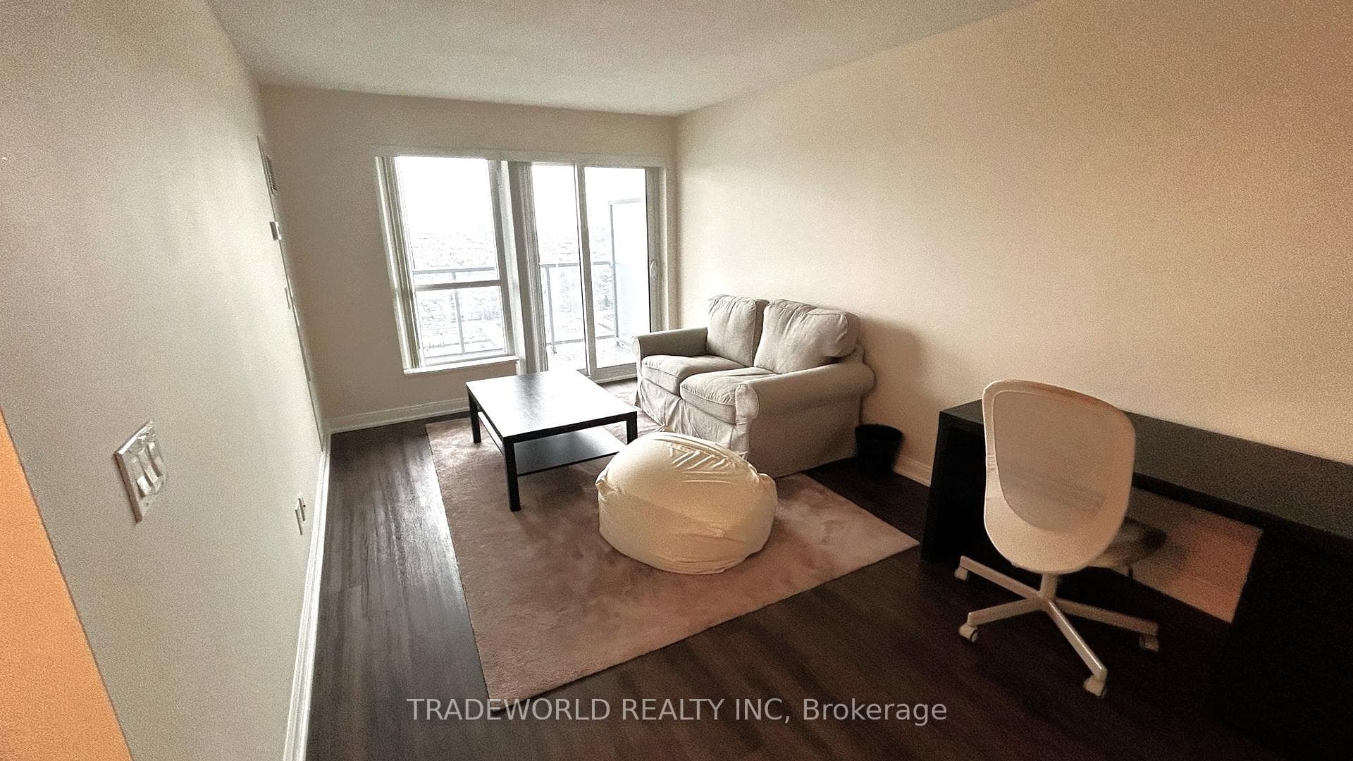181 Village Green Square Unit 2911 photo 2