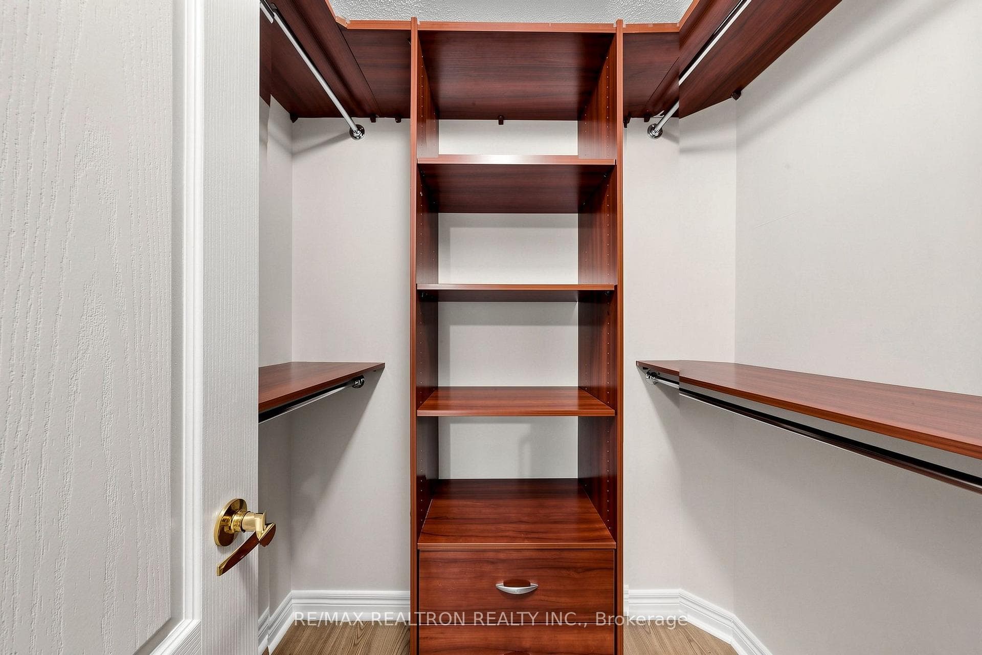 142 Mistywood Crescent photo 25