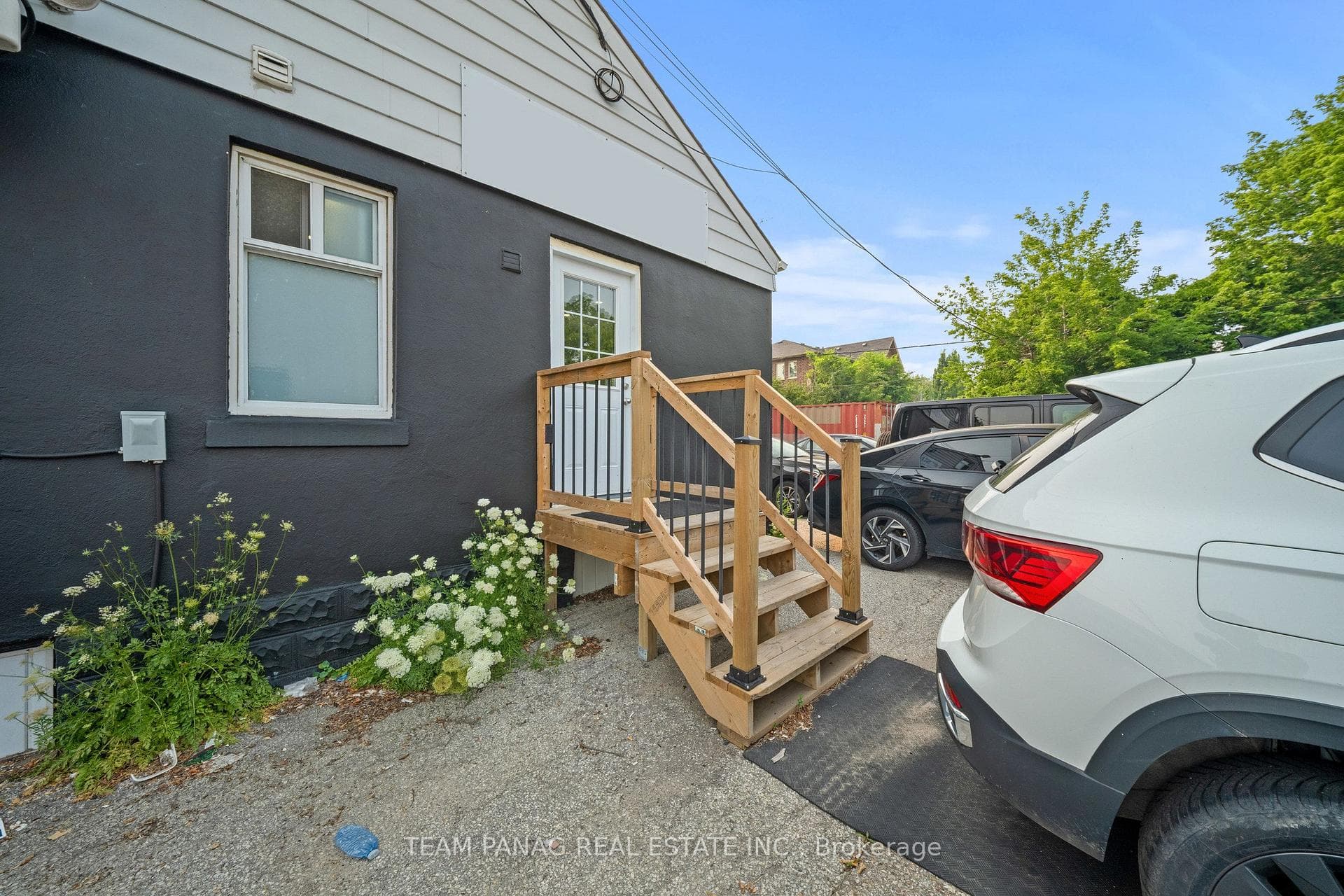 5298 Highway 7 Road Unit A photo 27
