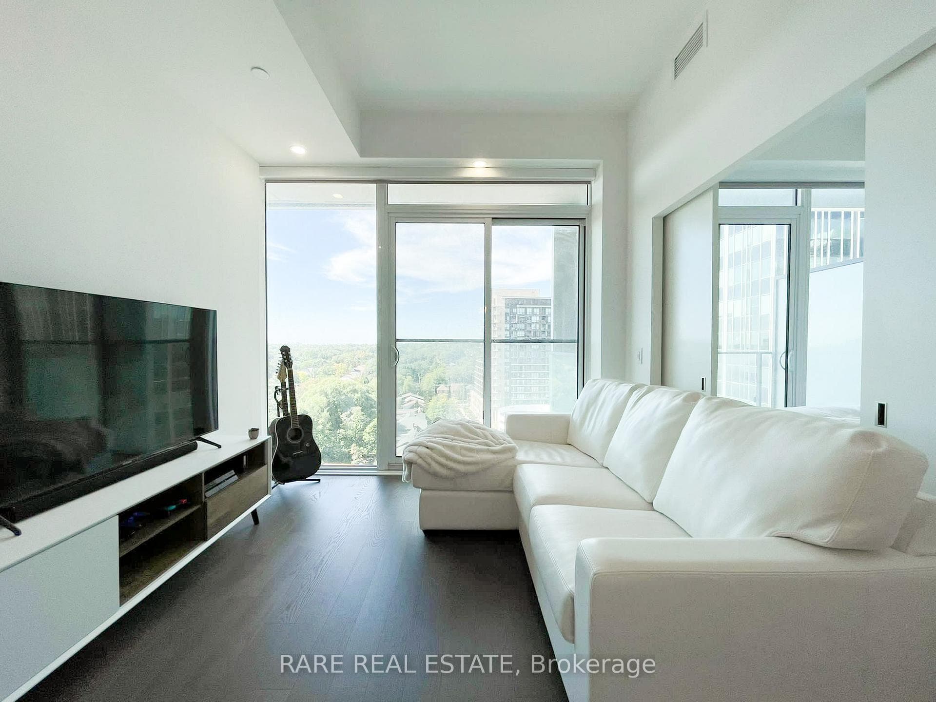5 Soudan Avenue Unit 1516 photo 5