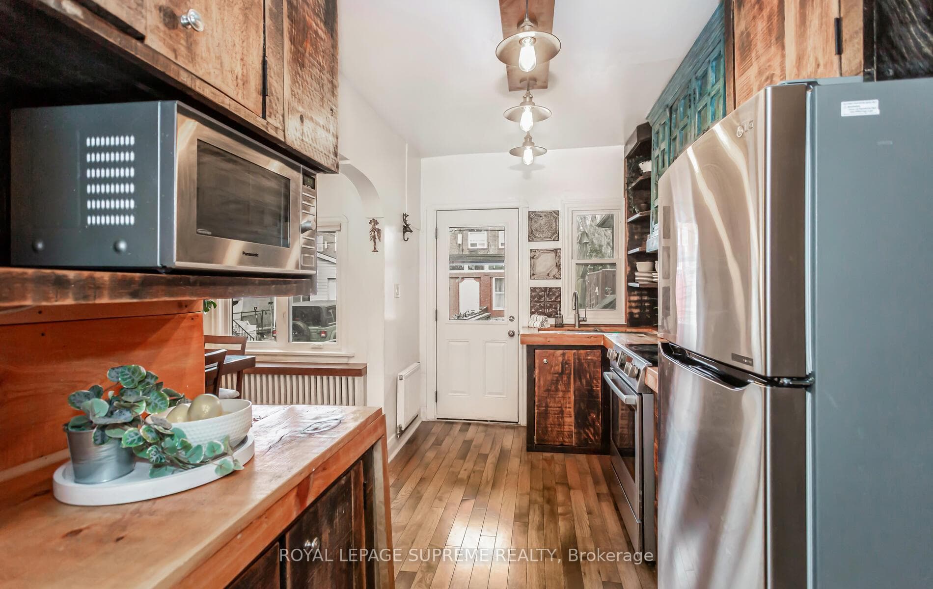 100 Mackay Avenue photo 15