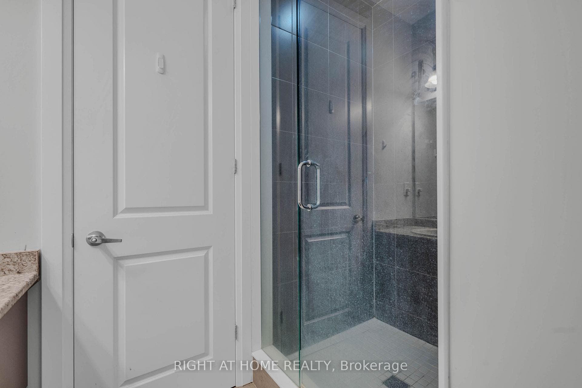 1104 Edinburgh Drive photo 40