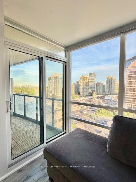 5740 Yonge Street Unit 1401 photo 16