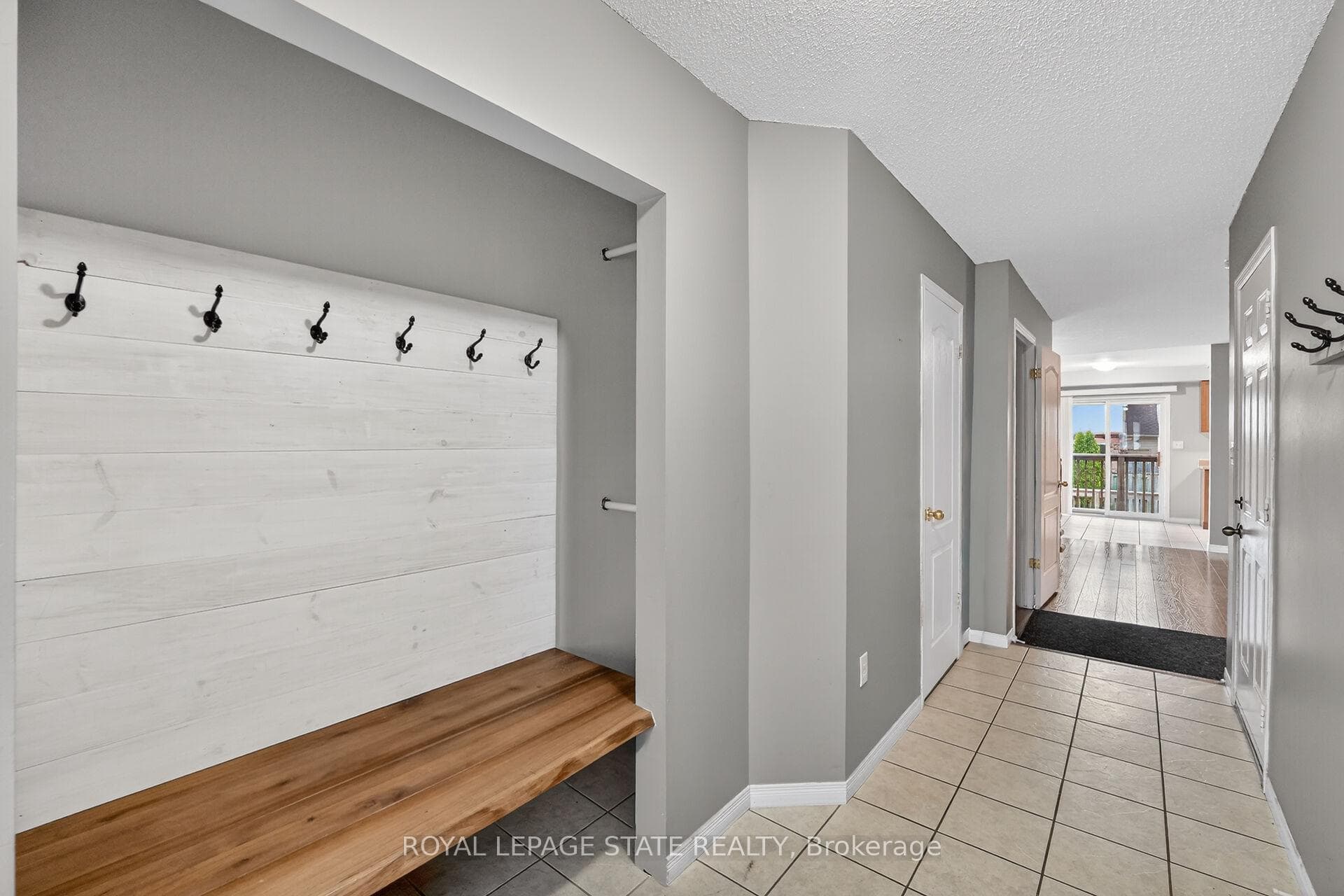 41 Kenyon Crescent photo 5