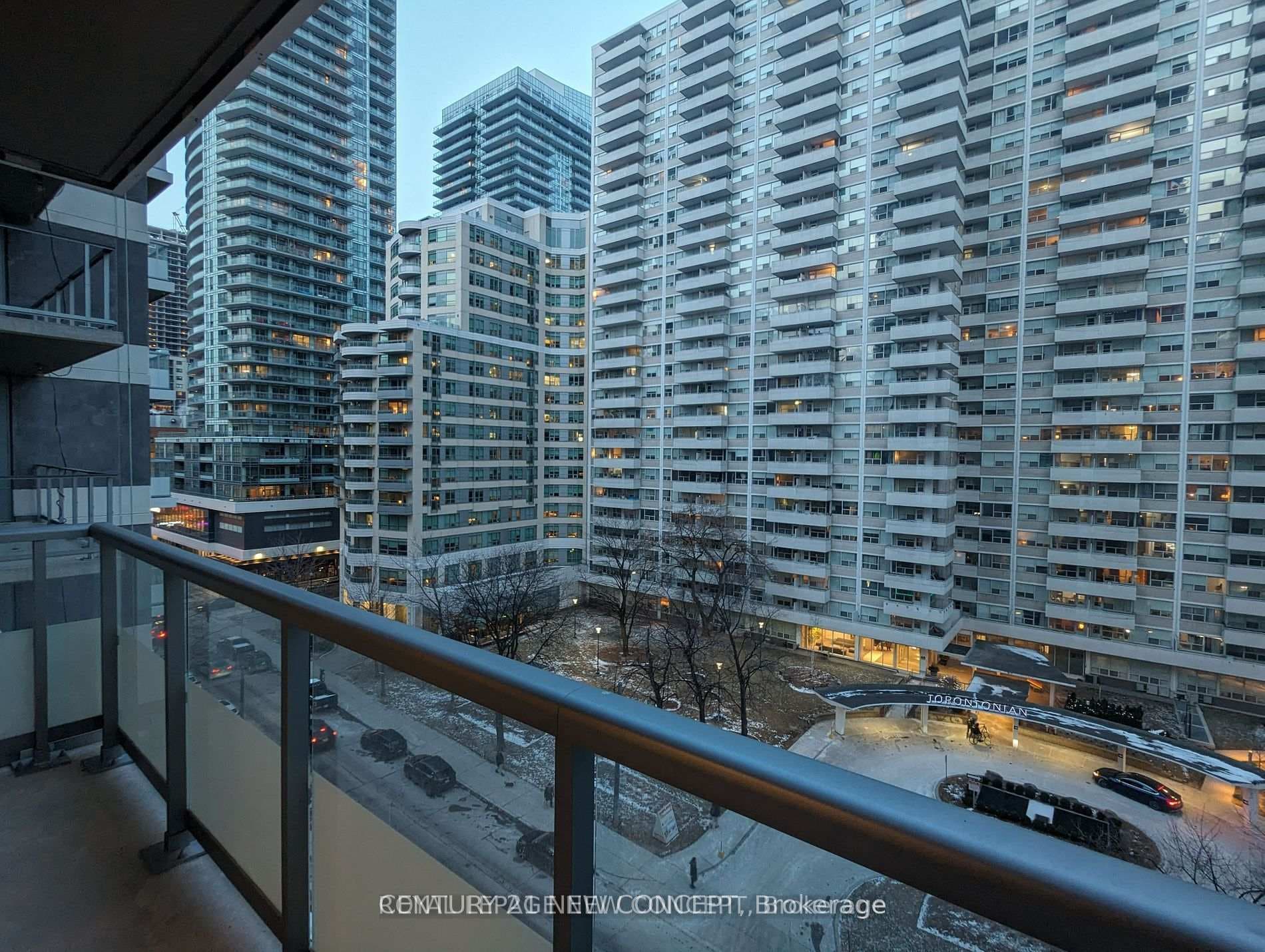 50 Dunfield Avenue Unit 811 photo 12