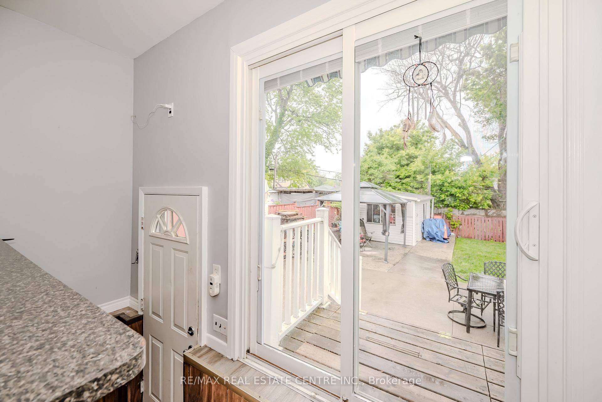 159 Ivon Avenue photo 19