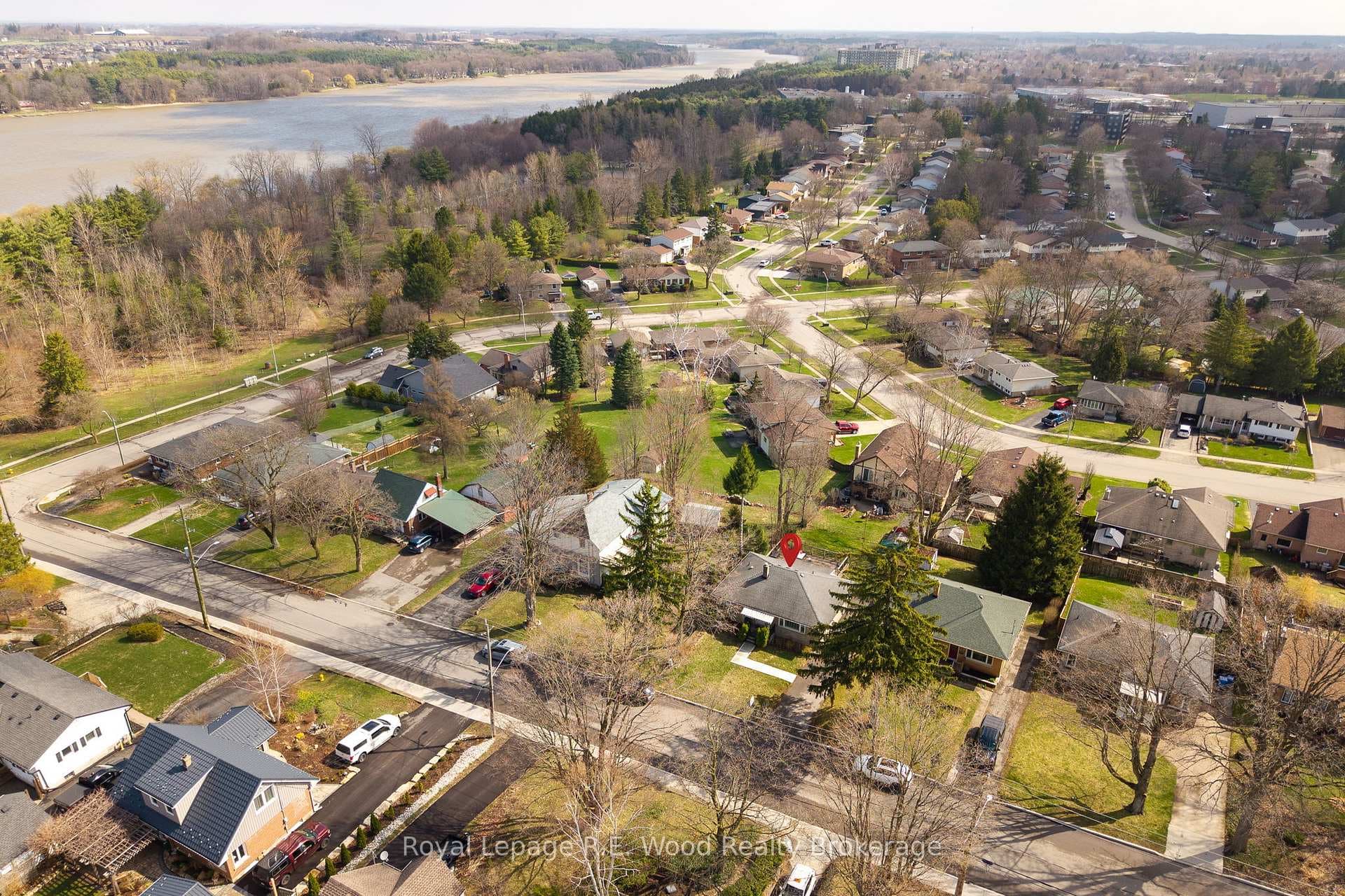 526 Huron Street photo 27