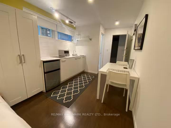 63 St Clements Avenue photo 42