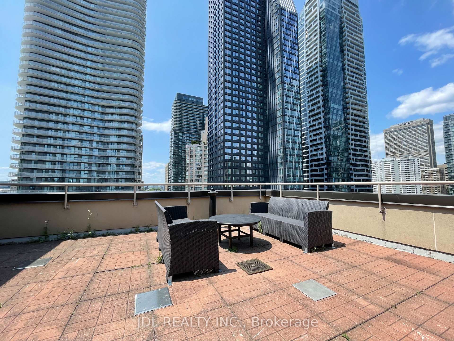 555 Yonge Street Unit 510 photo 31