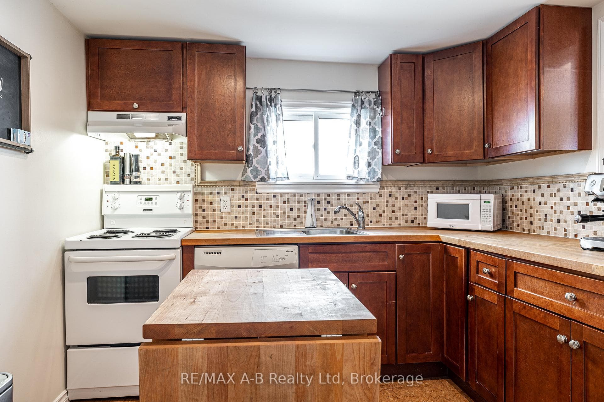 483 Brunswick Street photo 21