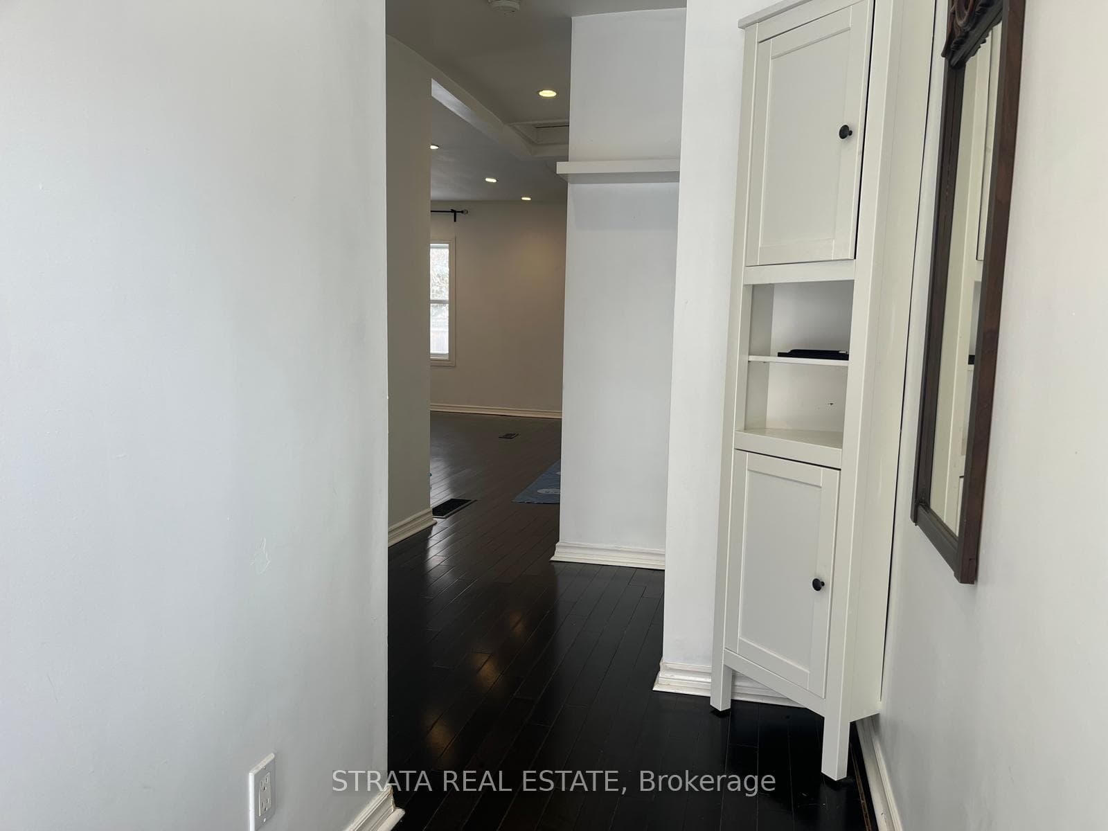 220 Holborne Avenue photo 16