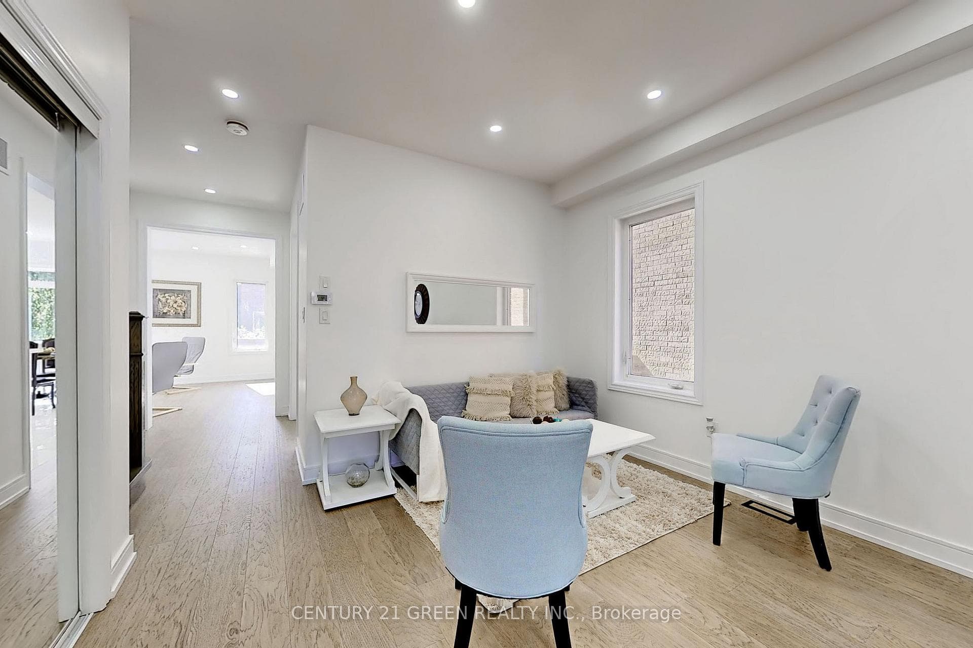 148 Swindale Drive photo 4