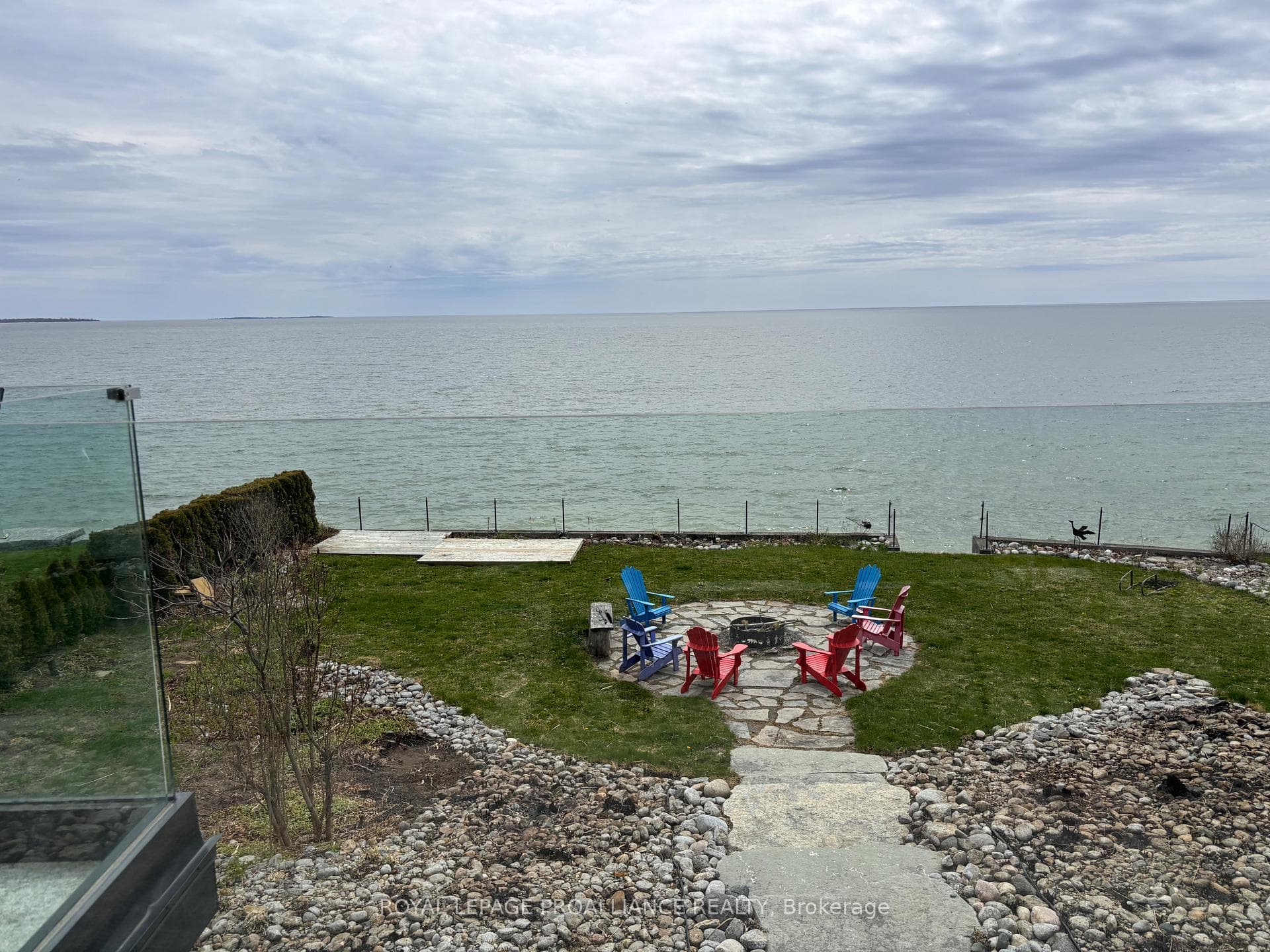 621 Barcovan Beach Road photo 19