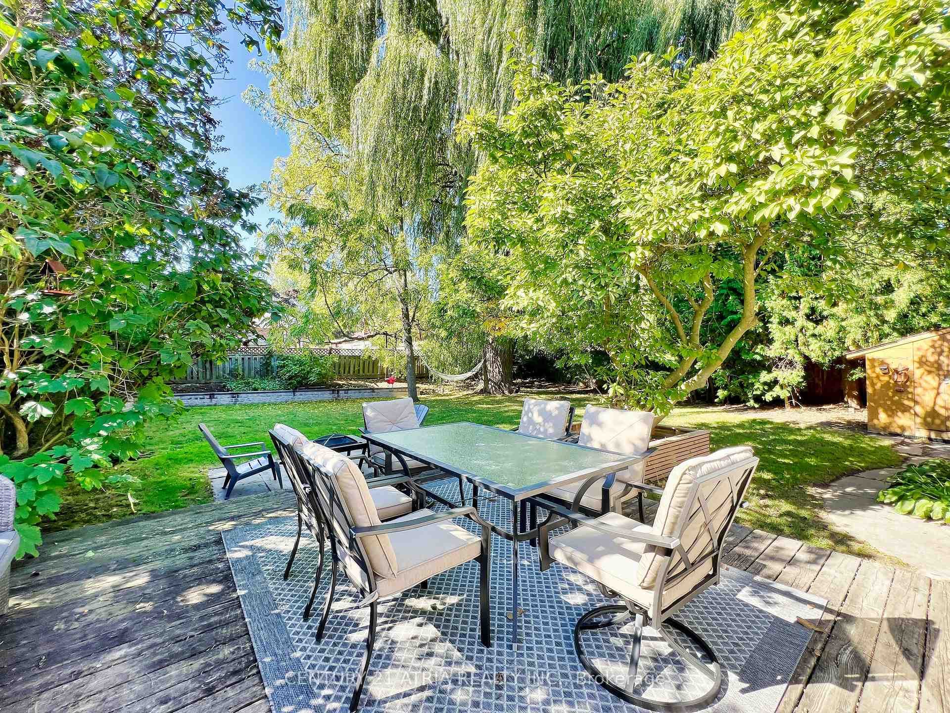 11 Latham Avenue photo 38