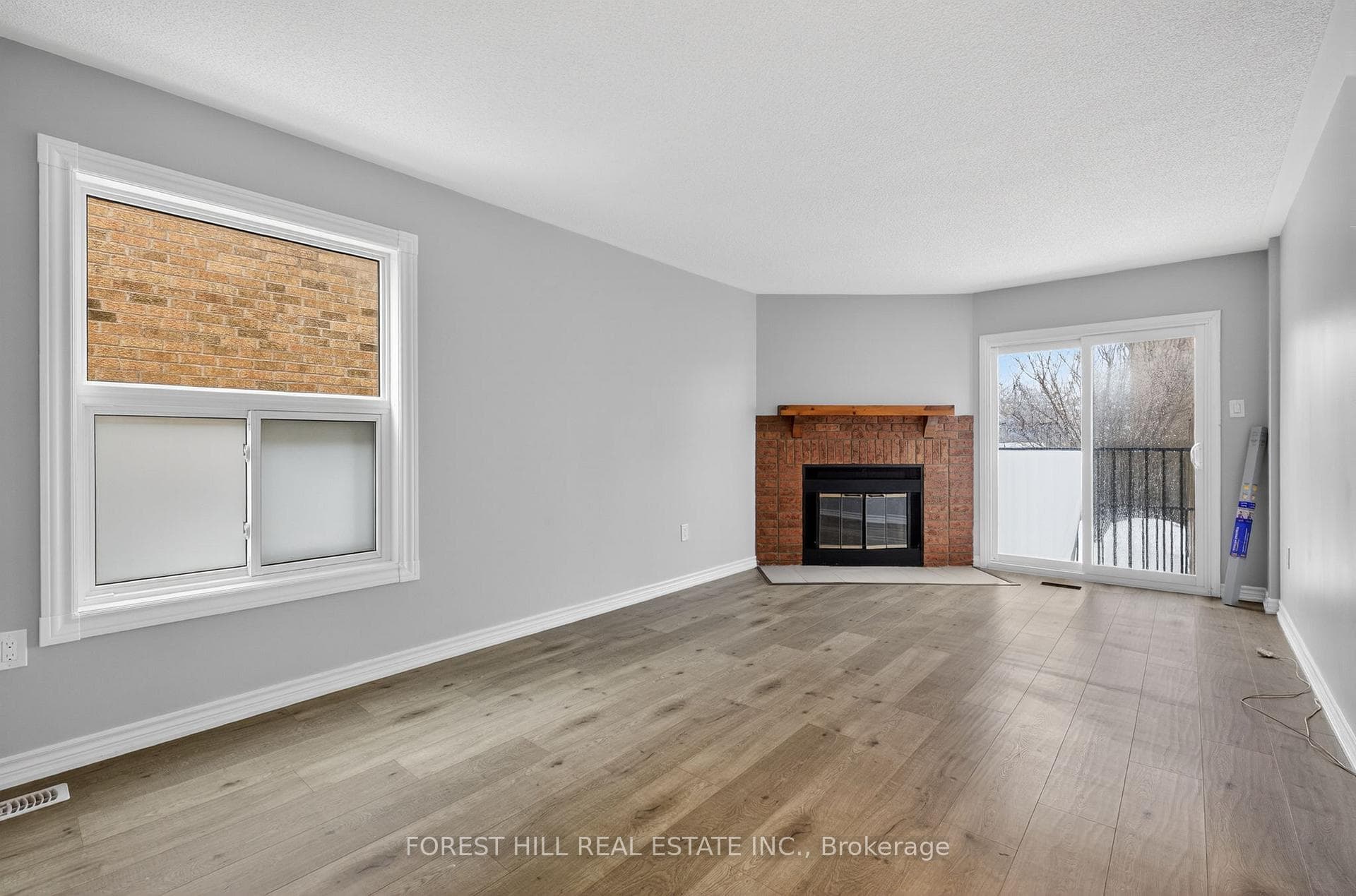 28 Matterdale Avenue Unit Main/2nd floor photo 6