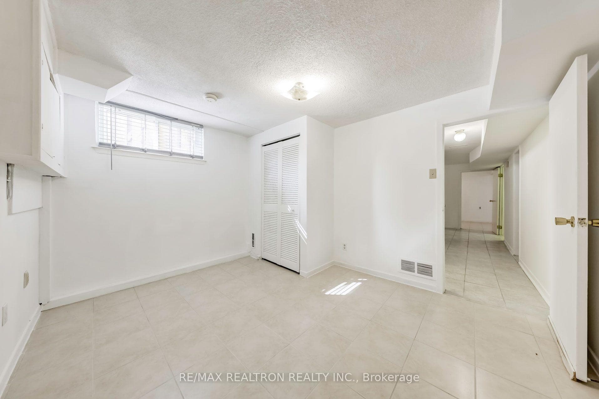 152 Pineway Boulevard photo 17