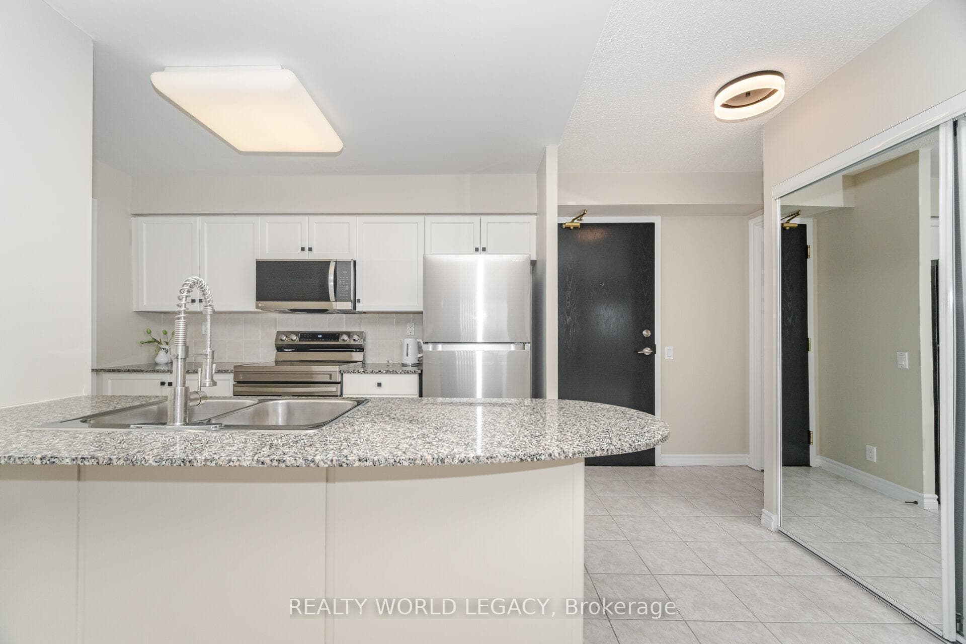 1720 Eglinton Avenue Unit 610 photo 9