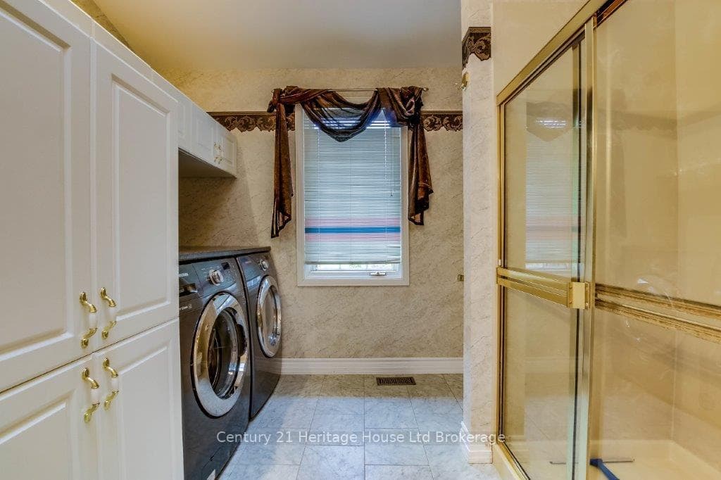 675 Lansdowne Avenue photo 17