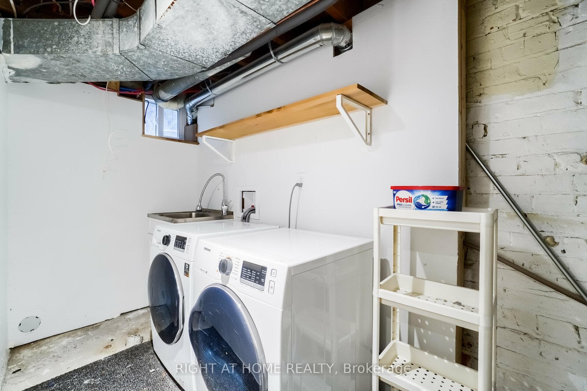 169 Beaconsfield Avenue photo 31