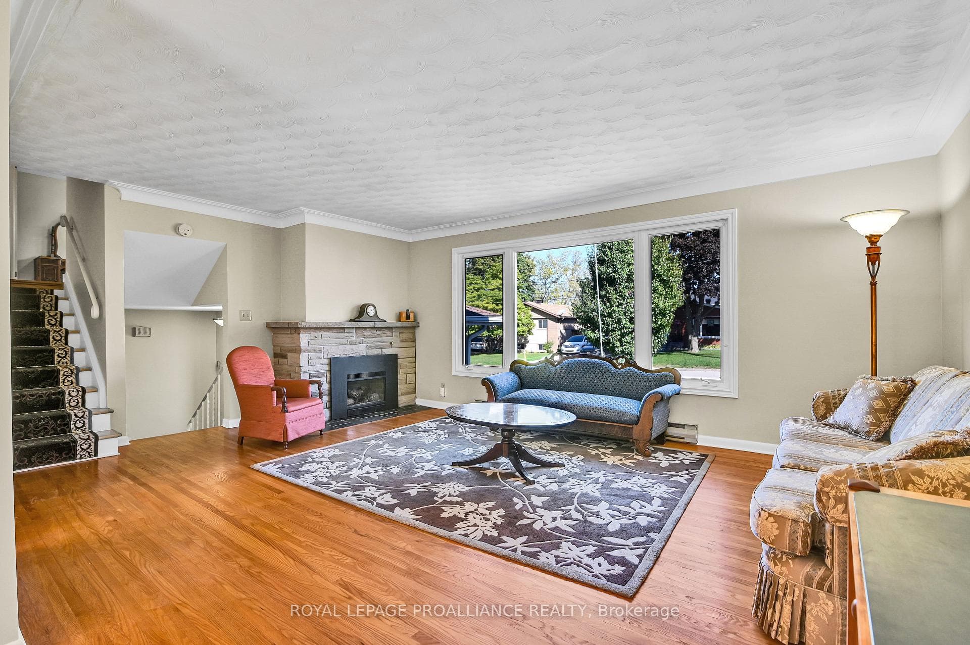 42 Davison Avenue photo 16