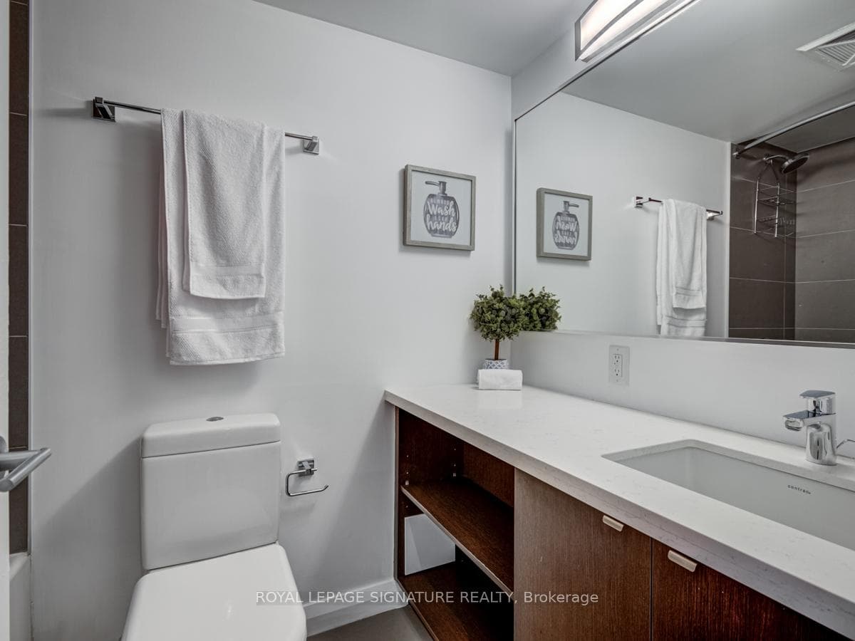 155 Yorkville Avenue Unit 1417 photo 15