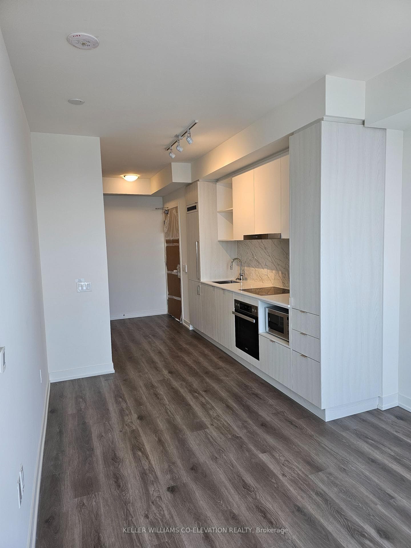 138 Downes Street Unit 6107 photo 6